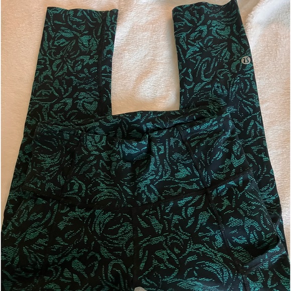 NEW Lululemon crop leggings - Picture 12 of 16